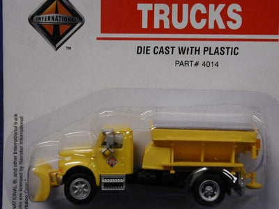 Boley H.O. Scale International Yellow 2 axle Snow Plow Diecast Trucks with Plastic 4014 1:87 Scale