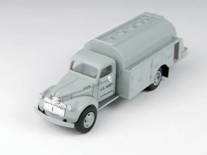 Mini Metals H.O. Scale 30468 1941-1946 Chevrolet Tank Truck - Assembled - Mini Metals(R) -- United States Navy (gray)