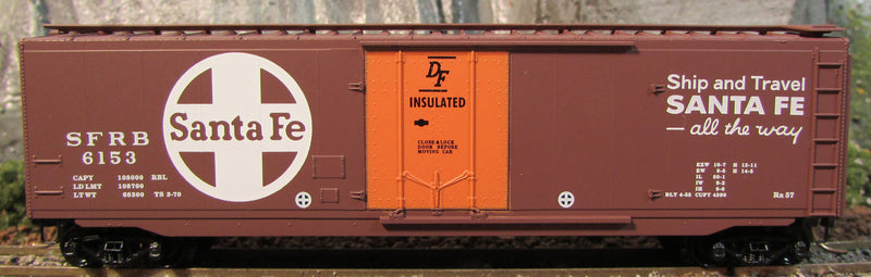 Micro Trains N-Scale 32050/1 - Boxcar, 50 Foot, Steel, Plug Door - Santa Fe - 6153