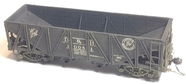 Funaro & Camerlengo H.O. Scale 3090 D & H Modernized ONE PIECE BODY Seley Composite Hopper with Decals