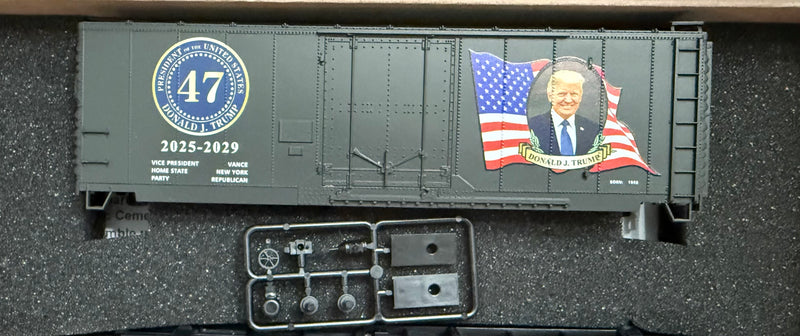 Accurail H.O. Scale 3100 001 40’ Boxcar w/Plug Door 2025 Presidential Kit