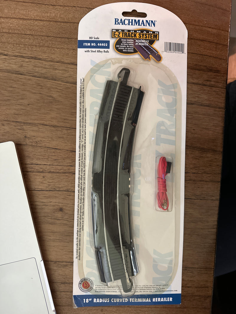 Bachmann HO-Scale 18" Radius Curved Terminal Rerailer (44402)