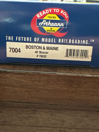 Athearn - HO-Scale - 40' Boxcar - Boston and Maine - No. 76032 - 7004