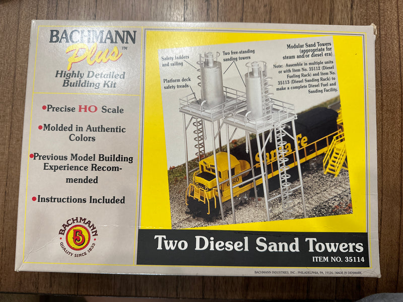 Bachmann Plus HO-Scale Two Diesel Sand Towers (35114)