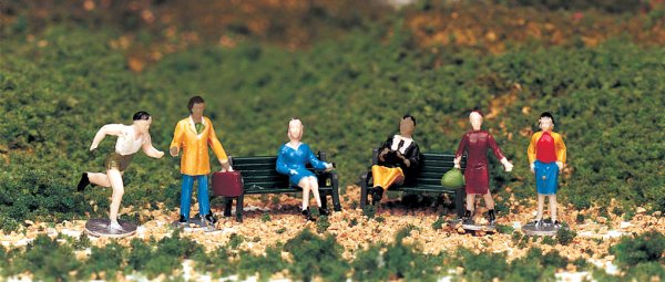 Bachmann H.O. Scale 42339 People at Leisure (6 count)