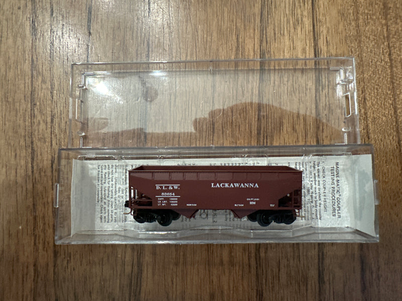 Kadee Micro Trains N-Scale 33&