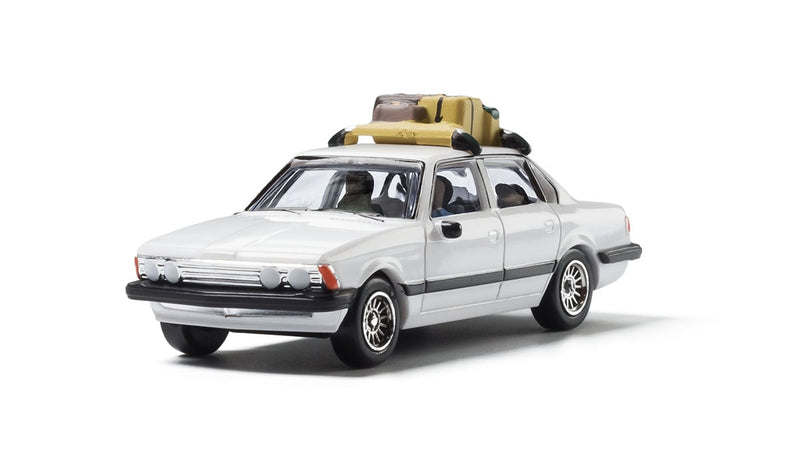 Woodland Scenics H.O. Scale AS5370 Auto Scenes Family Vacation Sedan