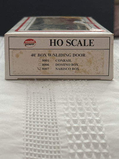 Model Power - HO-Scale - 40' Box Car with Sliding Door - Nabisco - 8007