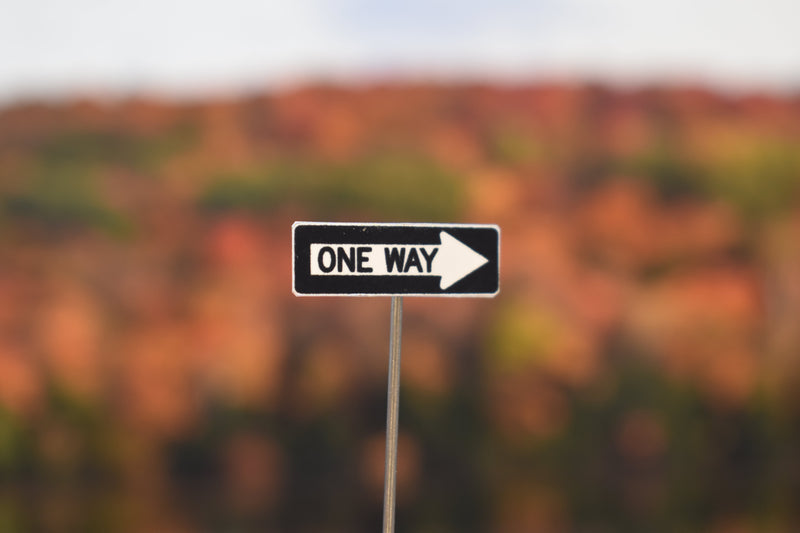 O Scale - Modern One Way Signs - 2 Pack – A&S Trains