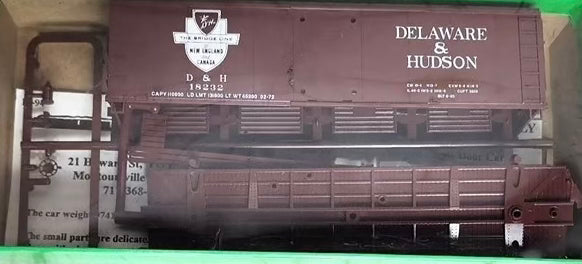 English Model Railroad Supply H.O. Scale D&H 40 Foot Steel Box Car- Single Door