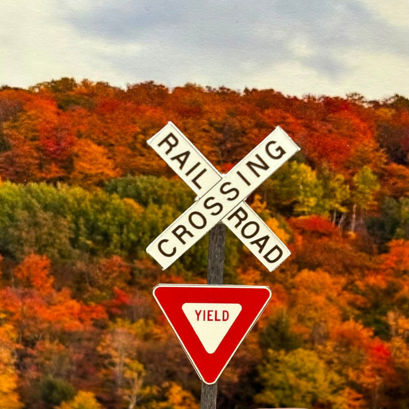 HO Scale - Modern Crossbucks w/ Yield Sign - 2 pack – A&S Trains