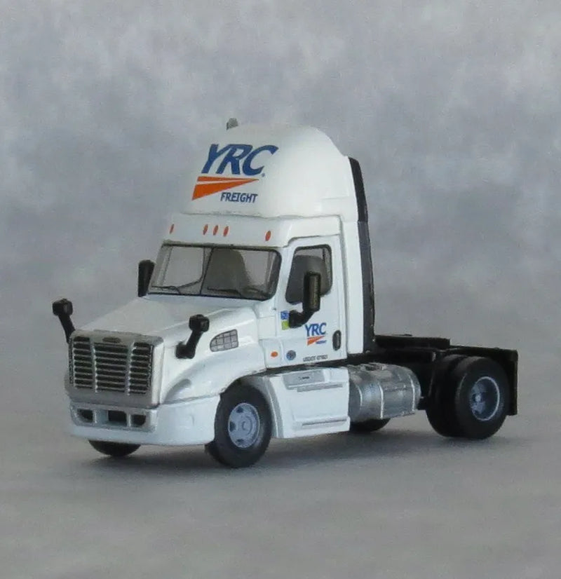 Trainworx N-Scale Cascadia Tractor YRC 42590-05