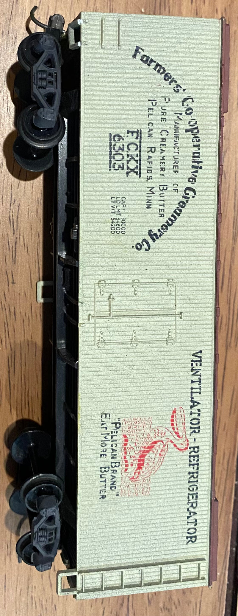 Farmers Co-Operative Creamery Co. Box Car H.O. Scale Road 