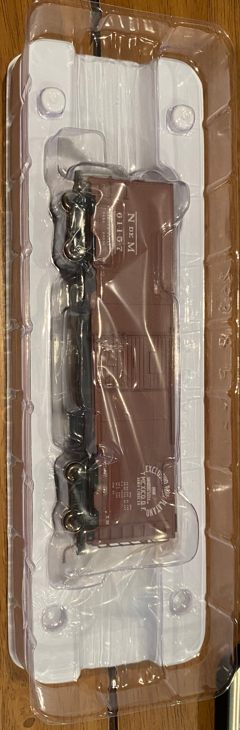 Atlas N de M (Brown/White) Box Car H.O. Scale 20 005 754 Road 