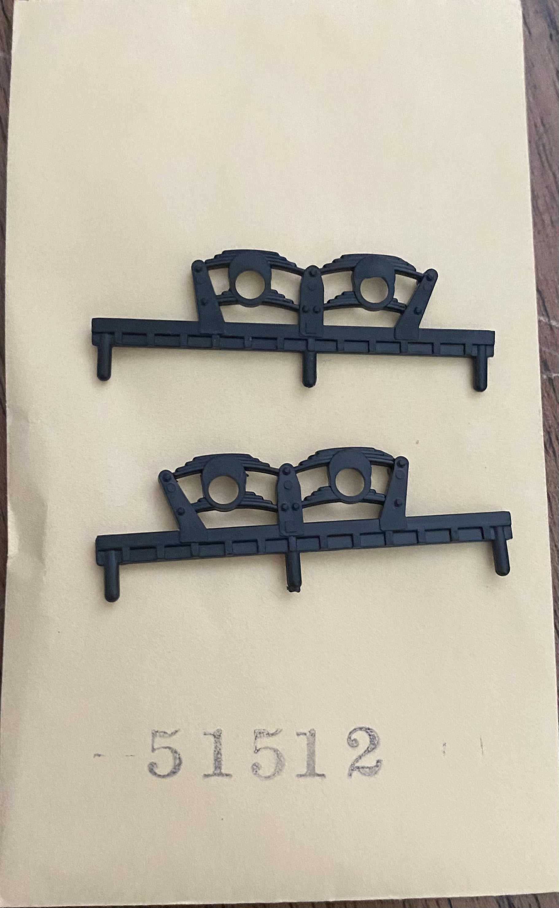 Athearn Blue Box 51512 Semi Truck Axel Mounts 1 set 1 pack – A&S Trains