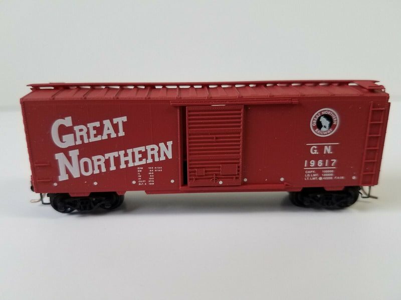 N Scale - Micro-Trains - 20186 - Boxcar, 40 Foot, PS-1 - Great Northern - 19617
