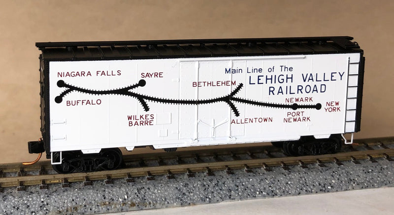 N Scale - Micro-Trains - NSE MTL 11-01 - Boxcar, 40 Foot, Steel Plug Door - Lehigh Valley - No 