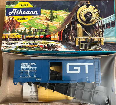 Athearn Blue Box H.O. Scale Grand Trunk Western 40’ Boxcar #516435 - 2294-1