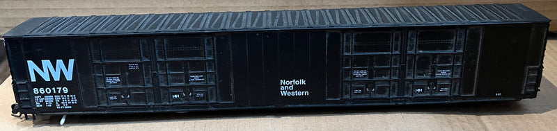 H.O. Scale - Athearn - 86’ Auto Parts Boxcar Norfolk and Western 