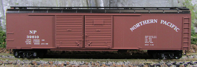 N Scale - Micro-Trains - 79020 - Boxcar, 50 Foot, Double Sliding Door, Wagon Top Roof - Northern Pacific - 39610